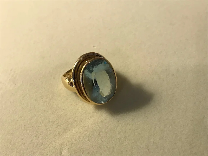 Ladies rings for home days -Repair - Ring - Aquamarine in 18K Gold