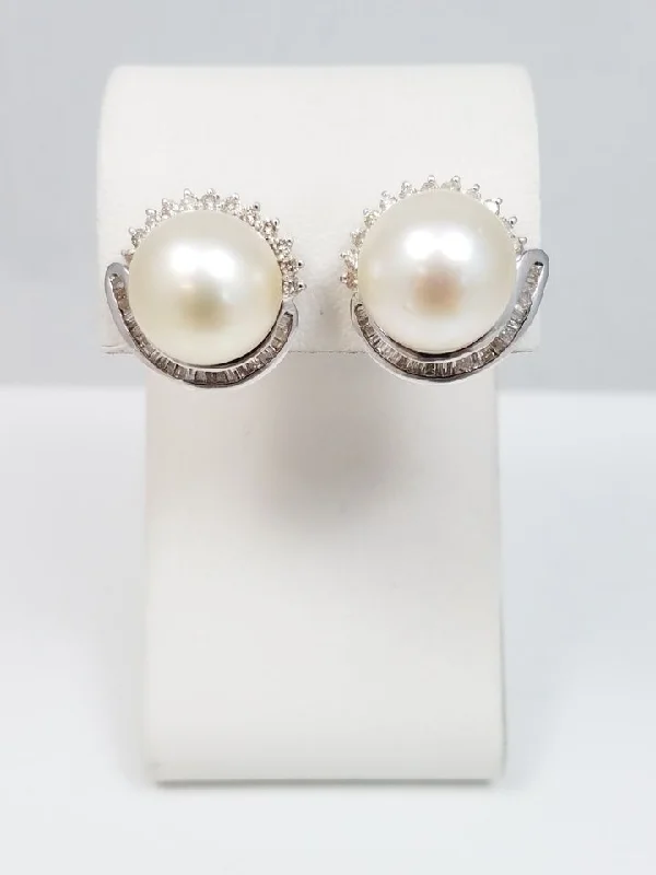 Ladies earrings for prom flair -Lovely 18k Yellow Gold South Sea Cultured Pearl Natural Diamond Earrings