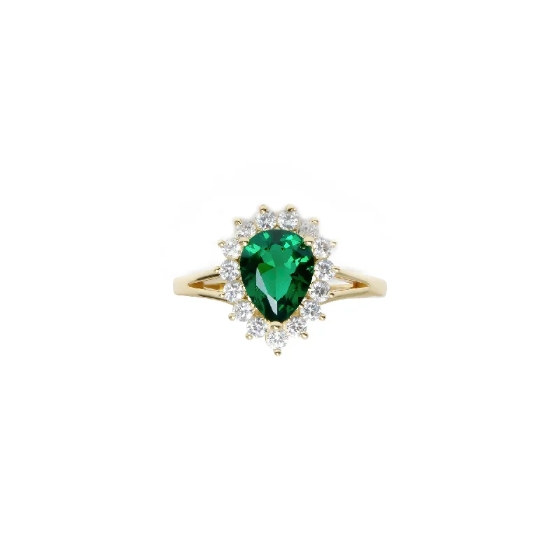 Ladies rings with tide motifs -THE GREEN GEMSTONE HEIRLOOM RING