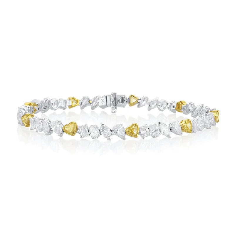 ladies-luxury-gold-bracelets-9.15 Carat Fancy Shape and Fancy Yellow Heart Diamond Bracelet set in 18K Gold