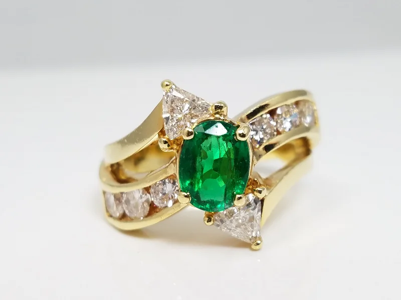 Ladies rings for benefit days -Exquisite 18k Yellow Gold Natural Emerald Diamond Custom Ring