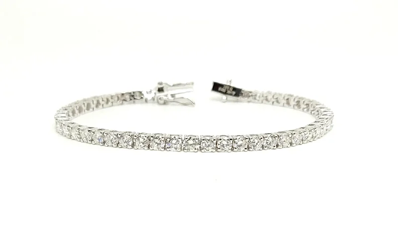 ladies-minimalist-pearl-bracelets-Diamond Tennis Bracelet in 14k White Gold (5.00 ct. tw.)