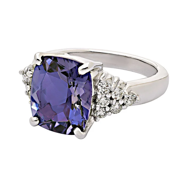 Ladies rings for storytellers -Ring-Iolite and Diamond