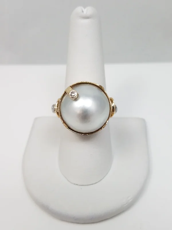 Ladies rings fun charm -Showy Vintage Mabe Pearl 11k Yellow Gold Ring